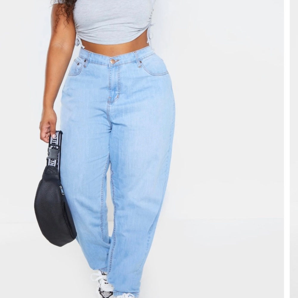 Light straight leg jeans